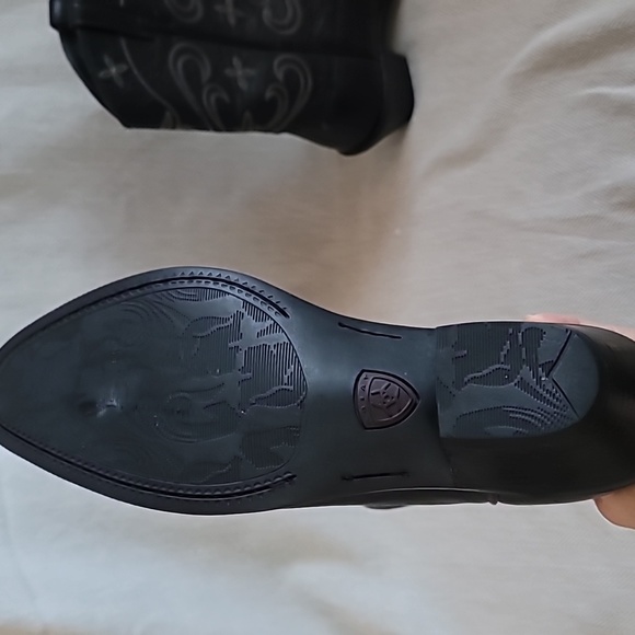 Ariat womens black cowboy boots - Picture 4 of 8